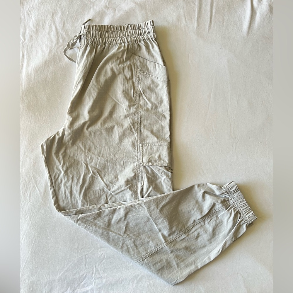 Fabletics Lightweight Ripstop Cargo Joggers in Luna Grey - Picture 2 of 13